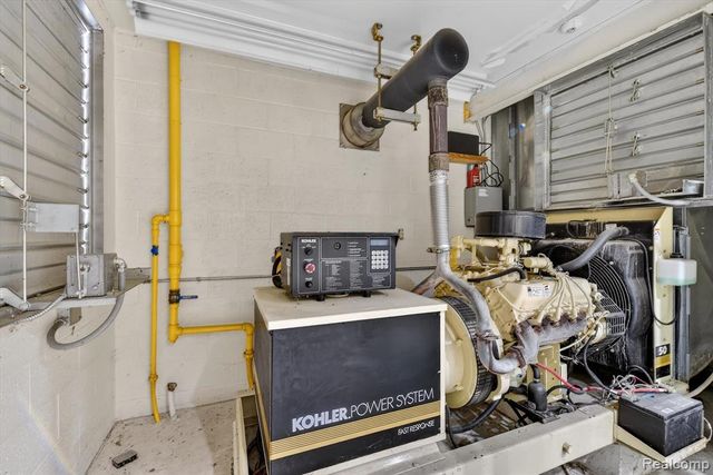 2551 Patterson Lake Road, Pinckney, MI 48169