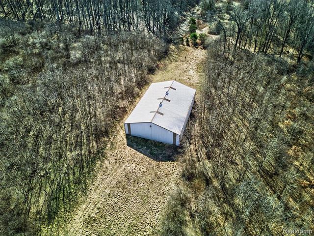 2551 Patterson Lake Road, Pinckney, MI 48169