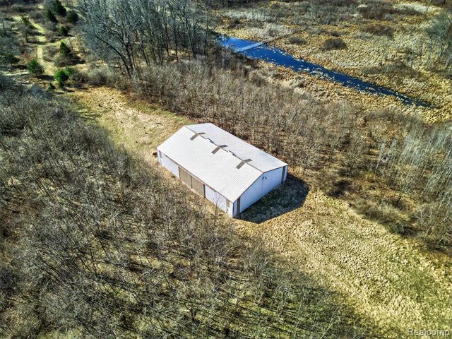 2551 Patterson Lake Road, Pinckney, MI 48169