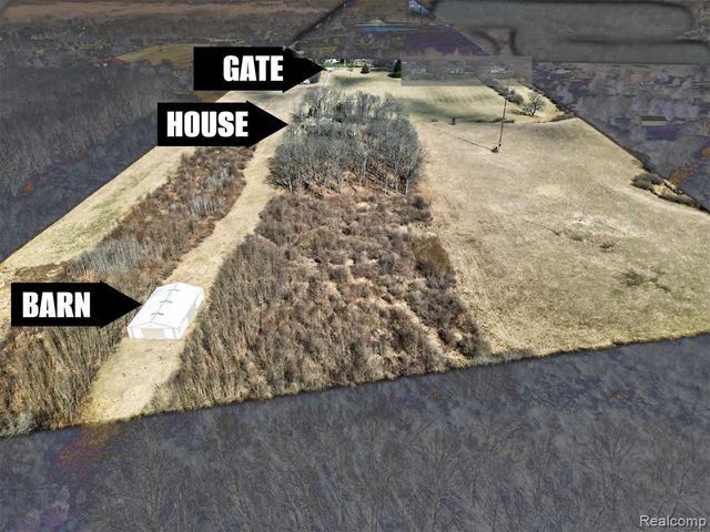 2551 Patterson Lake Road, Pinckney, MI 48169