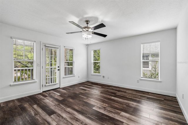 2805 SOUTHPOINTE LANE, Tampa, FL 33611