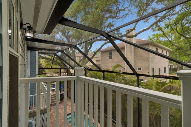 2805 SOUTHPOINTE LANE, Tampa, FL 33611