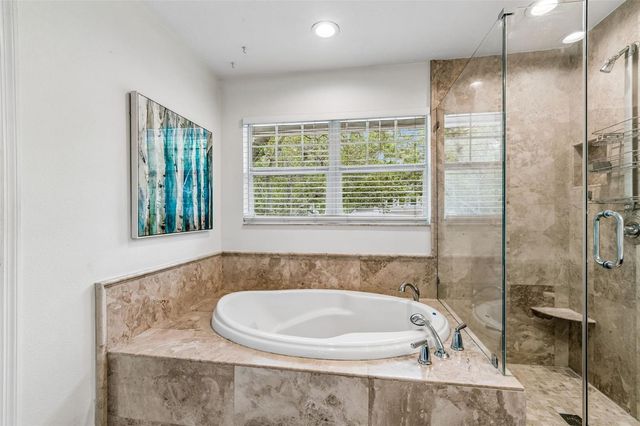 2805 SOUTHPOINTE LANE, Tampa, FL 33611