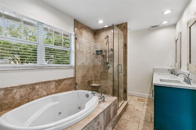 2805 SOUTHPOINTE LANE, Tampa, FL 33611