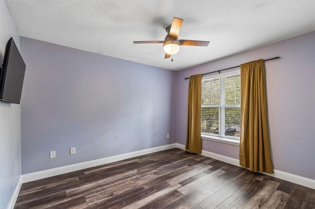 2805 SOUTHPOINTE LANE, Tampa, FL 33611