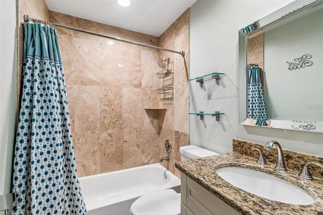 2805 SOUTHPOINTE LANE, Tampa, FL 33611