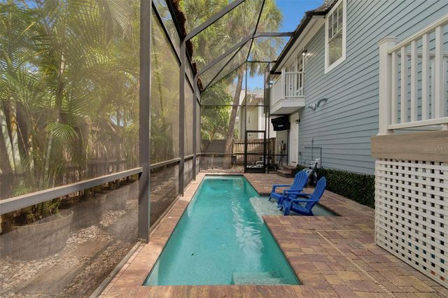 2805 SOUTHPOINTE LANE, Tampa, FL 33611