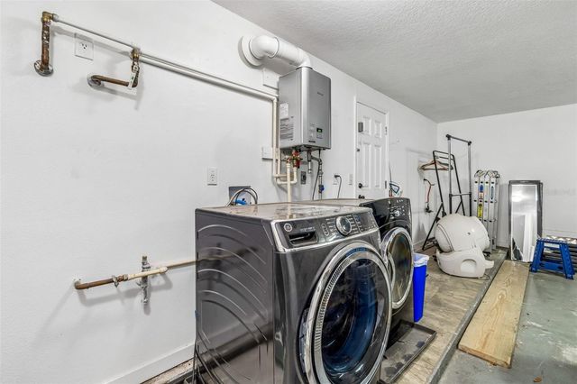 2805 SOUTHPOINTE LANE, Tampa, FL 33611