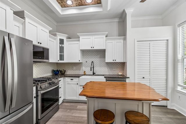 2805 SOUTHPOINTE LANE, Tampa, FL 33611