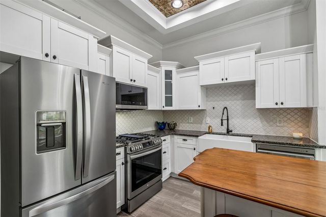 2805 SOUTHPOINTE LANE, Tampa, FL 33611