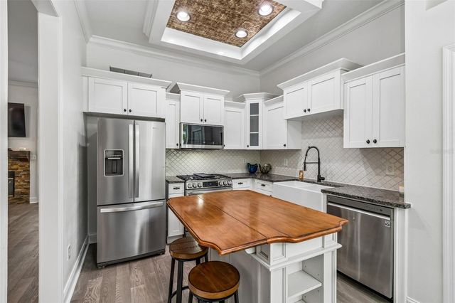 2805 SOUTHPOINTE LANE, Tampa, FL 33611