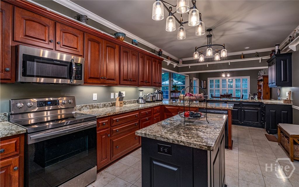 Image 17 of property listing at 325 Twin Oaks Circle, Bogart, GA 30622