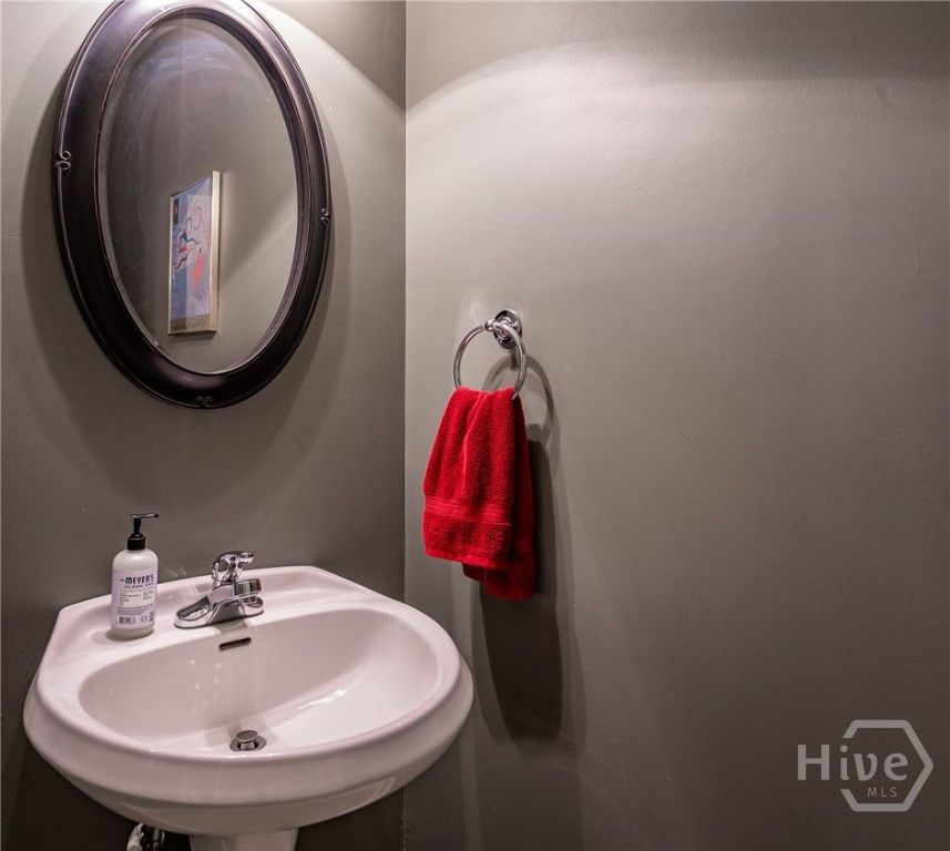 Image 23 of property listing at 325 Twin Oaks Circle, Bogart, GA 30622