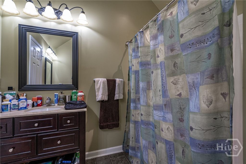 Image 32 of property listing at 325 Twin Oaks Circle, Bogart, GA 30622