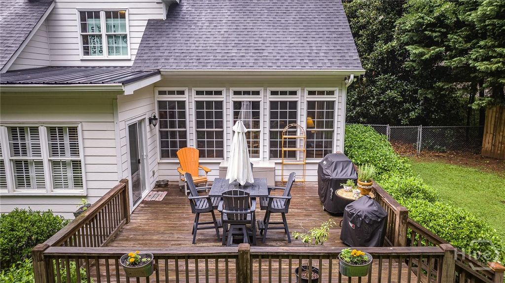 Image 41 of property listing at 325 Twin Oaks Circle, Bogart, GA 30622