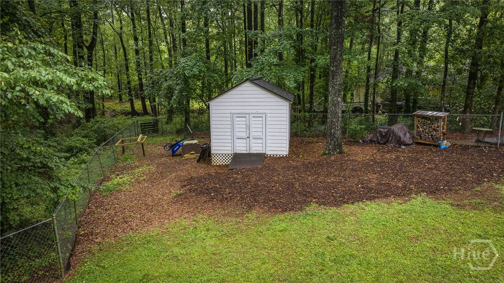 Image 48 of property listing at 325 Twin Oaks Circle, Bogart, GA 30622