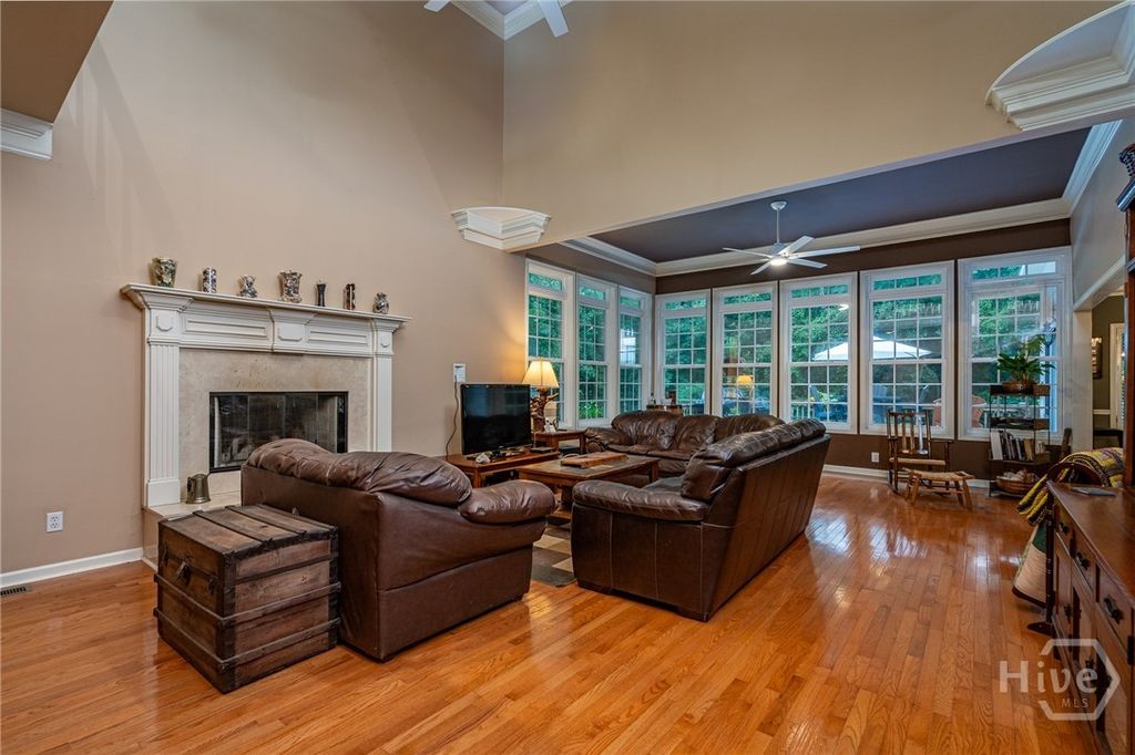 Image 8 of property listing at 325 Twin Oaks Circle, Bogart, GA 30622