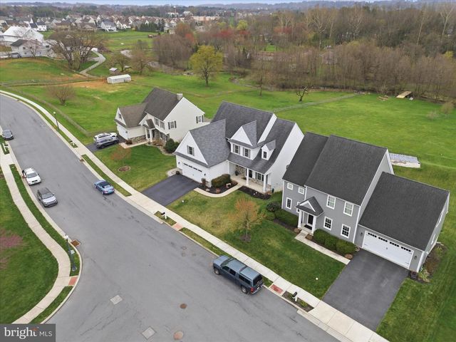 674 INTEGRITY DR, Lititz, PA 17543