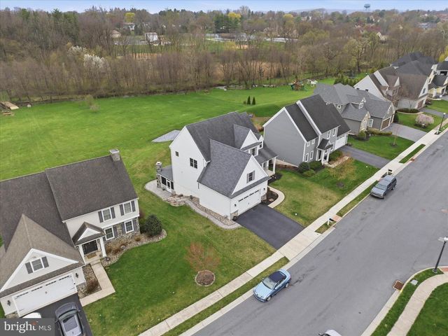 674 INTEGRITY DR, Lititz, PA 17543