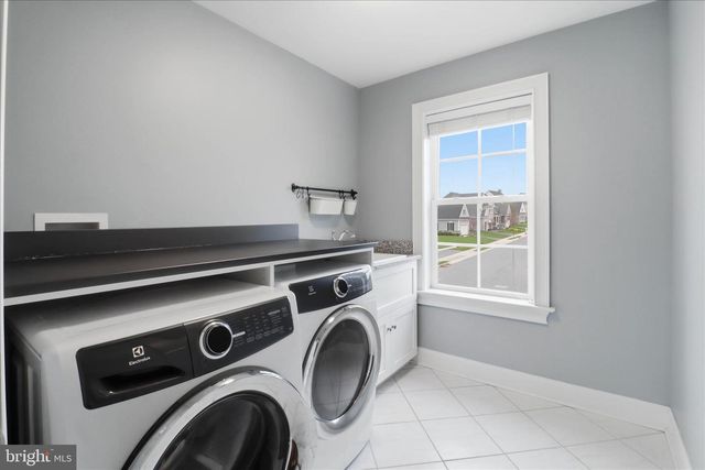 674 INTEGRITY DR, Lititz, PA 17543