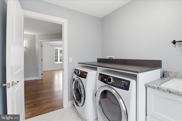 674 INTEGRITY DR, Lititz, PA 17543