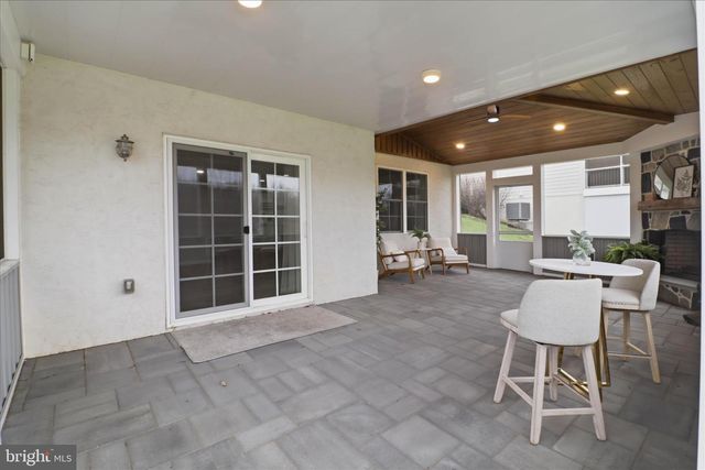 674 INTEGRITY DR, Lititz, PA 17543