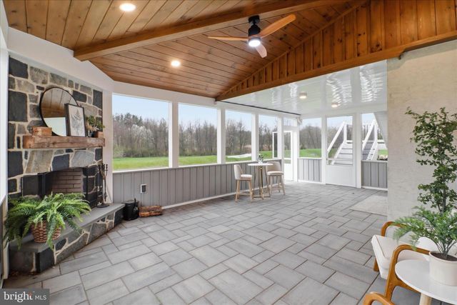 674 INTEGRITY DR, Lititz, PA 17543