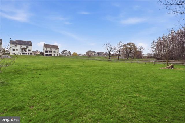 674 INTEGRITY DR, Lititz, PA 17543