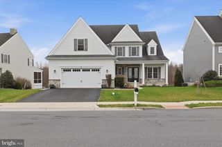 674 INTEGRITY DR, Lititz, PA 17543