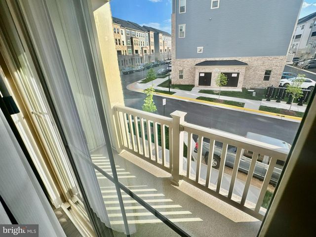 42548 INVERGORDON TER, Sterling, VA 20166