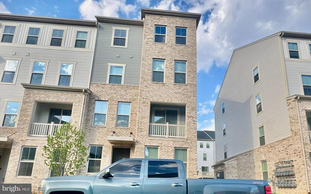 42548 INVERGORDON TER, Sterling, VA 20166