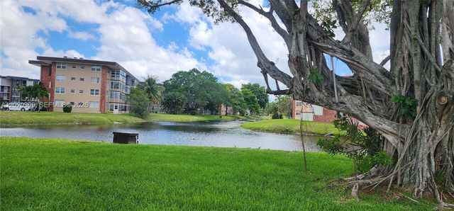 3061 NW 47th Ter 132C, Lauderdale Lakes, FL 33313