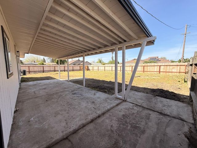 1633 Kazmir Ct, Modesto, CA 95351