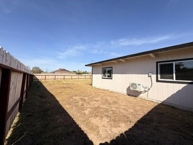 1633 Kazmir Ct, Modesto, CA 95351