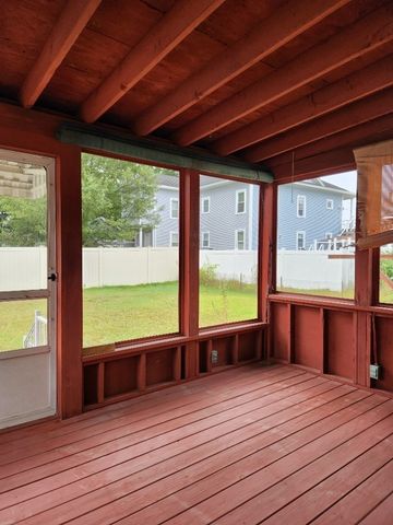 81 King St, Nashua, NH 03060