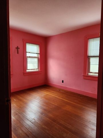 81 King St, Nashua, NH 03060