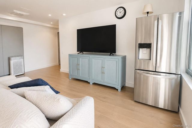 13119 Fowler Avenue 4C, Flushing, NY 11355