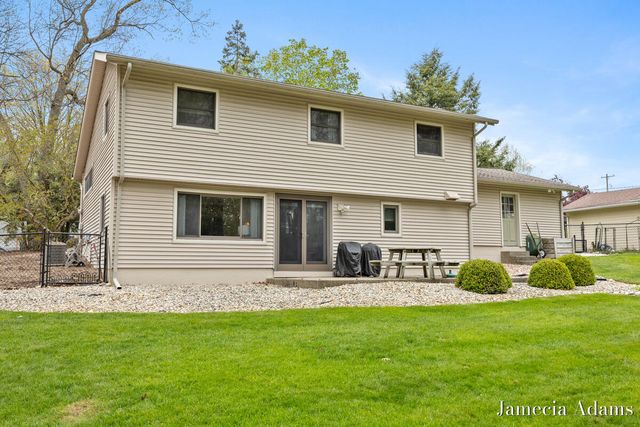 4726 Poinsettia Avenue Se, City Of Kentwood, MI 49508