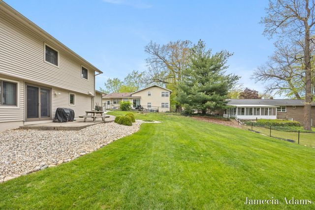 4726 Poinsettia Avenue Se, City Of Kentwood, MI 49508
