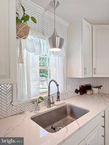 10372 ANDREA LN, La Plata, MD 20646