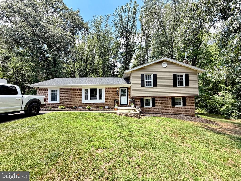 10372 ANDREA LN, La Plata, MD 20646