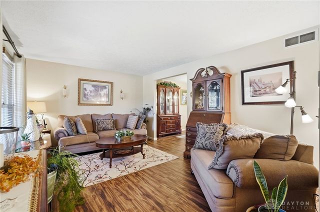 40 Turnberry Court, Springboro, OH 45066