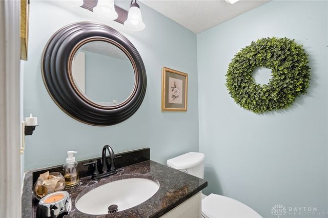 40 Turnberry Court, Springboro, OH 45066