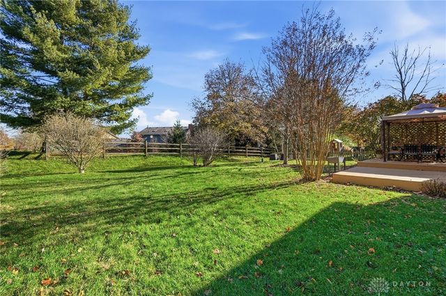 40 Turnberry Court, Springboro, OH 45066