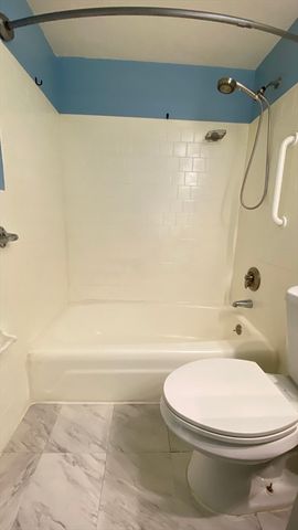 72 Mudge St 15, Lynn, MA 01904