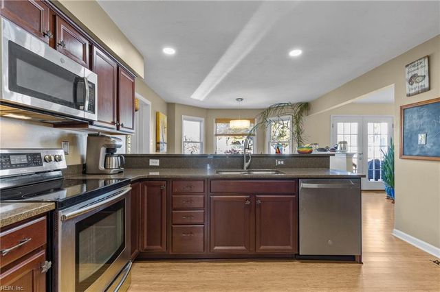 4600 Davids Mill DR, Chesapeake, VA 23321