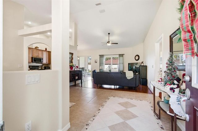 18 PRETORIA LANE, Palm Coast, FL 32164