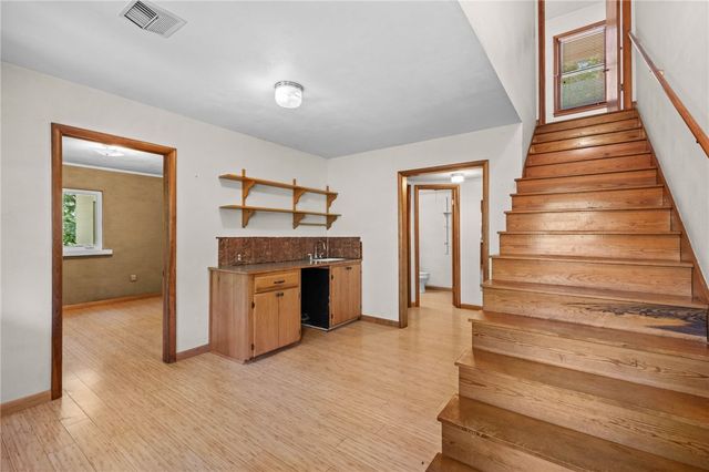 48 White Street, Eureka Springs, AR 72632