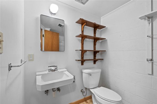 48 White Street, Eureka Springs, AR 72632