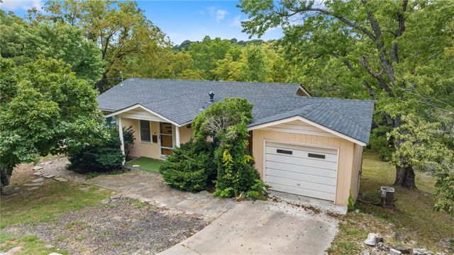 48 White Street, Eureka Springs, AR 72632